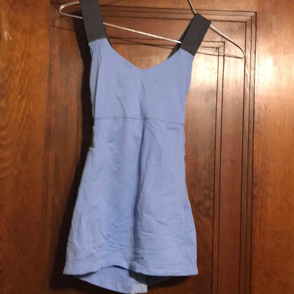 Lululemon workout top